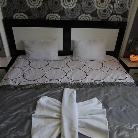 קוטאיסי B&B Europa Hotel חדר תמונה