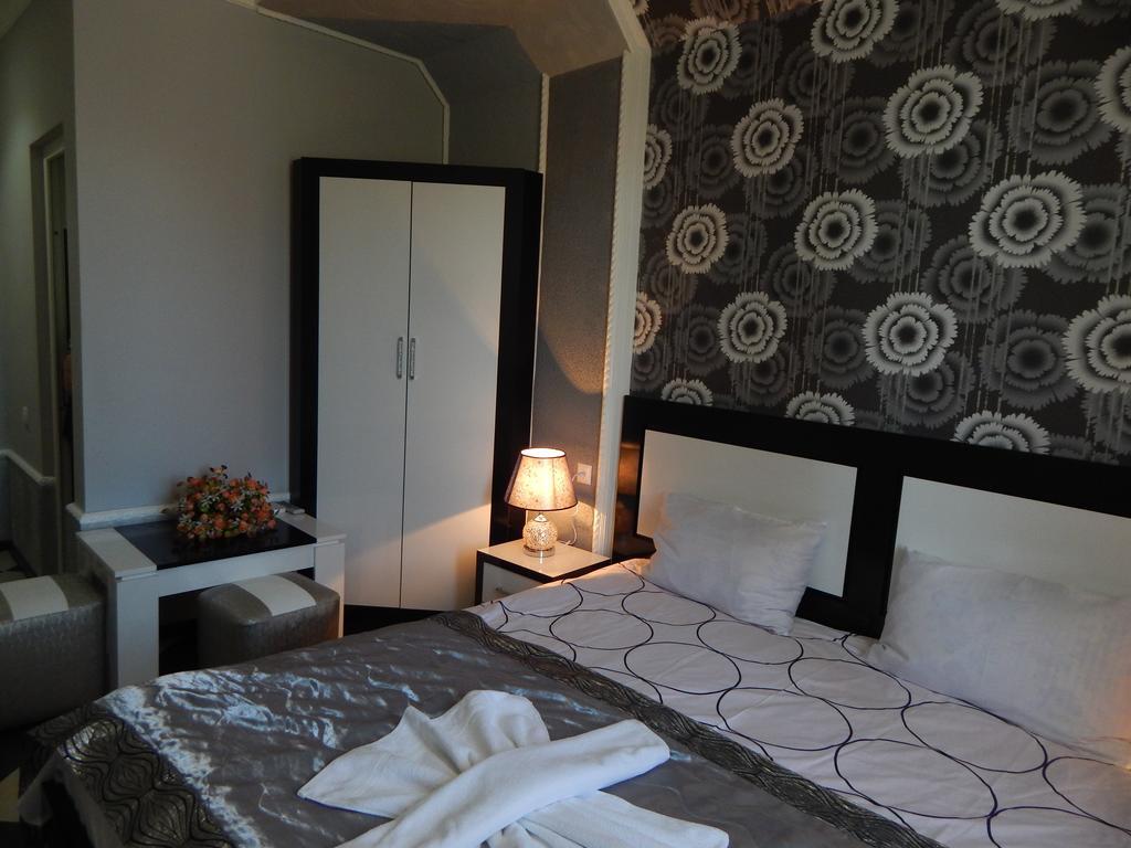 קוטאיסי B&B Europa Hotel מראה חיצוני תמונה